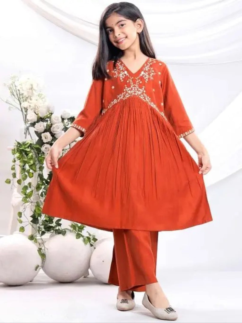 GREVAA Kids Wear girls Attarctive staylish embrodeid party wear maregewear 3 Pis peant with dupatta Kurta Set