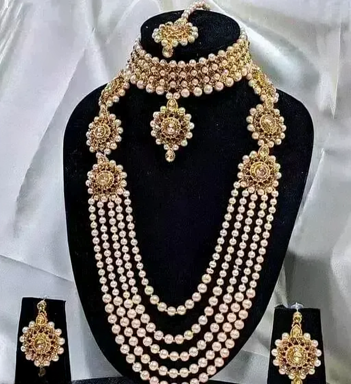 GOLD PATWA DUBBLE NECKLACE EARRING AND MANGTIKA