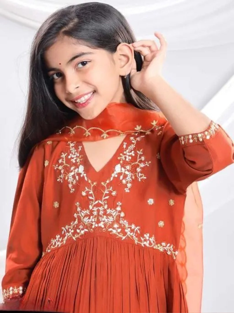 GREVAA Kids Wear girls Attarctive staylish embrodeid party wear maregewear 3 Pis peant with dupatta Kurta Set